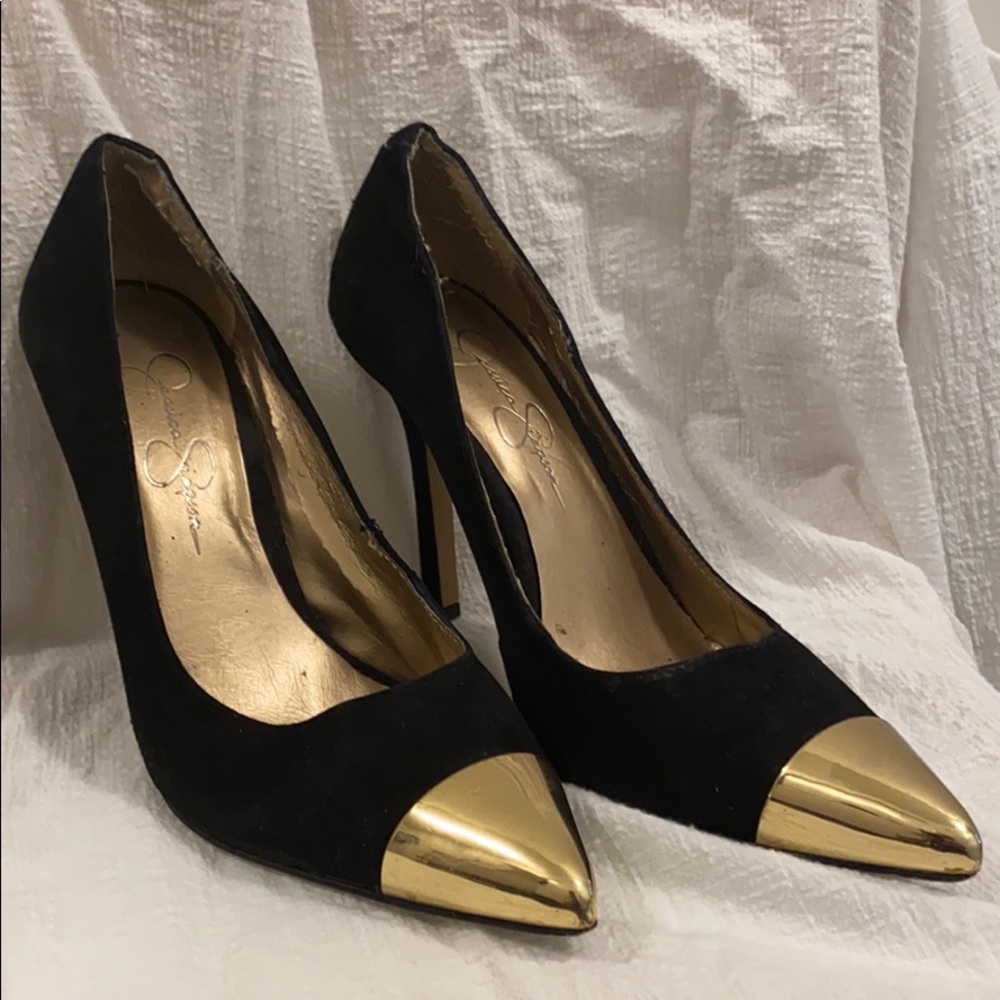 Jessica Simpson pumps black gold tip